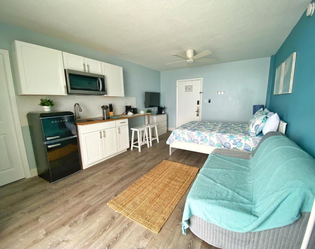 Sea Dip Resort Studios! Дейтона-Бич Экстерьер фото