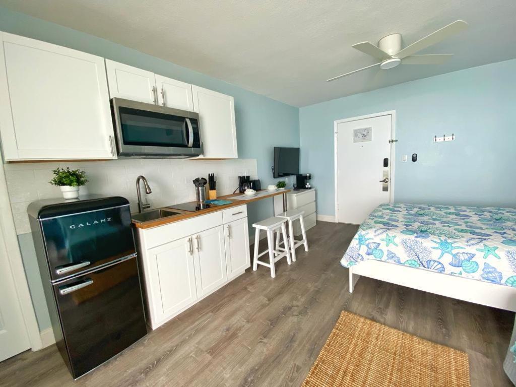 Sea Dip Resort Studios! Дейтона-Бич Экстерьер фото